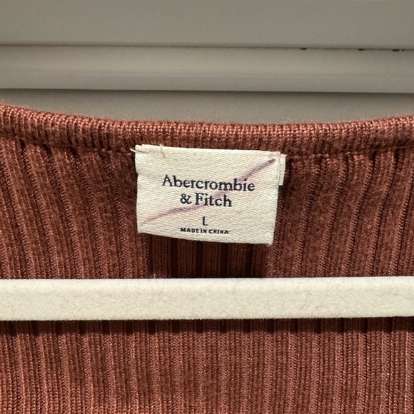 Abercrombie & Fitch L Brown Ribbed Long Sleeve Cropped Top - Picture 3 of 4